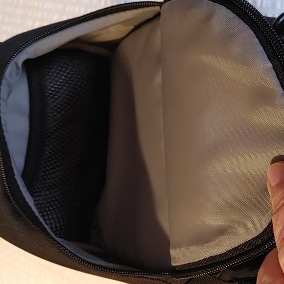 Lowepro Slingshot 100 AW Camera Bag - Picture 12 of 14